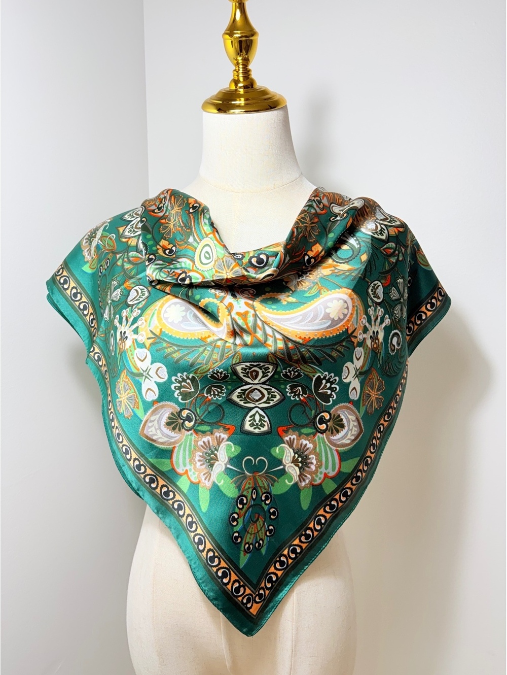 Vintage Green Paisley Scarf with Ornate Floral Pattern